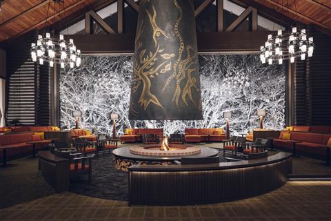 2泊目：ロビー「森の神話」